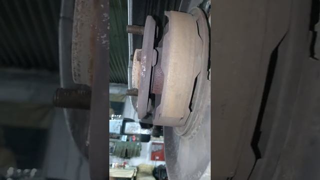 Замена шпильки на заднем колесе камри40