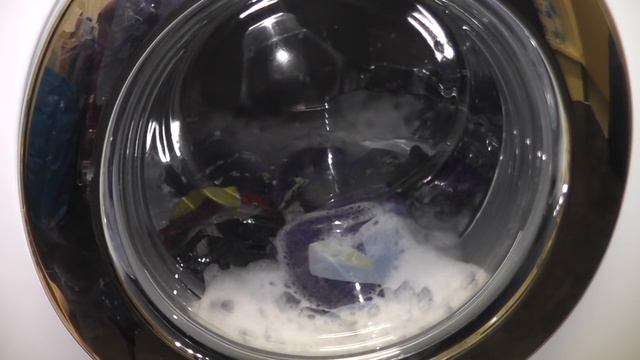 Hotpoint 9530 vs Miele W562 - The 60 Degree Challenge смотреть онлайн