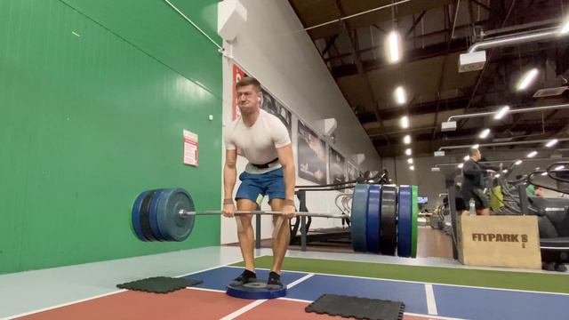 Deficit Deadlift 1 x 200 kg смотреть онлайн