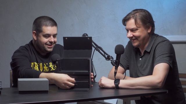 Leica M10-R unboxing, распаковка комплекта за 20 000 евро... смотреть онлайн