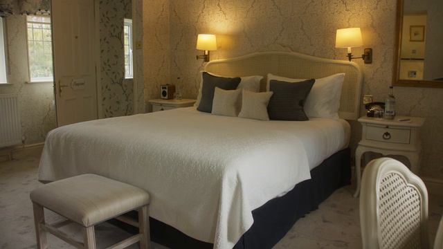 43 Pimpernel Manor Room смотреть онлайн
