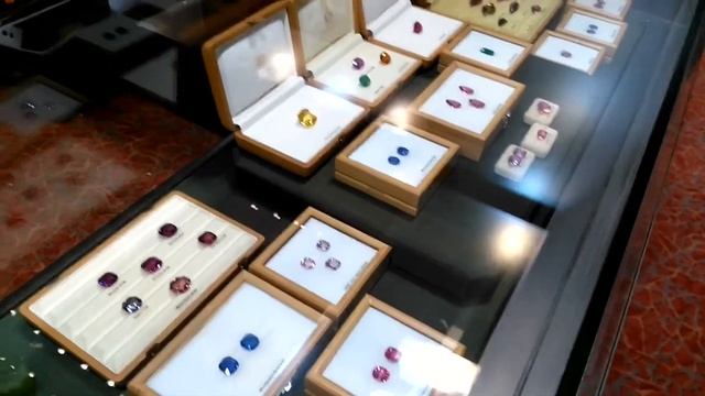 Какие бывают драгоценные камни | Hong Kong Gem Show смотреть онлайн