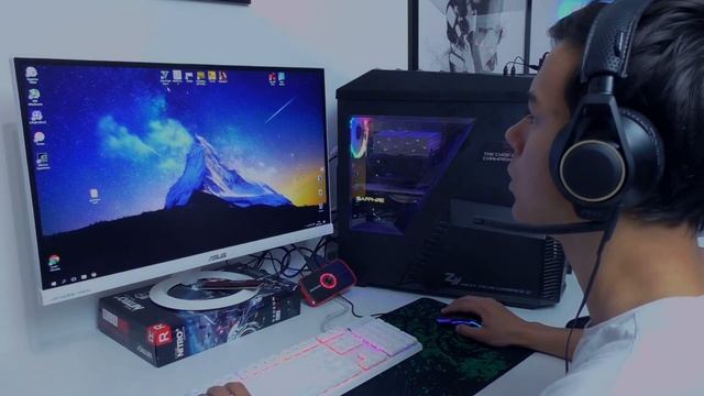 МАКСИМАЛОЧКИ НА Ryzen 3 2200g и Radeon RX 570! Что покажет такой ПК в ИГРАХ? смотреть онлайн