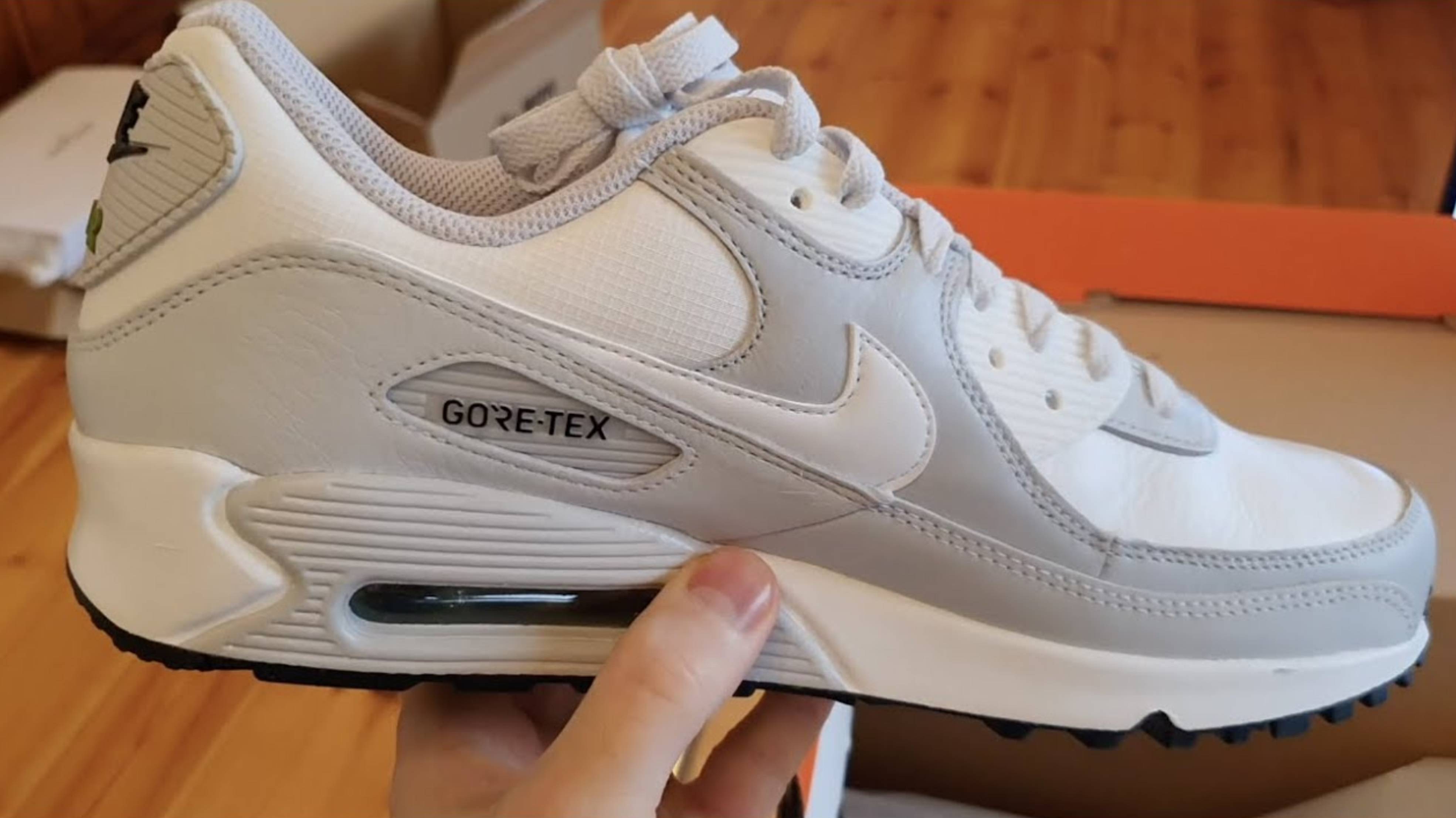 Распаковка и осмотр кроссовок Nike Air Max 90 GTX и Nike Air Max 90.