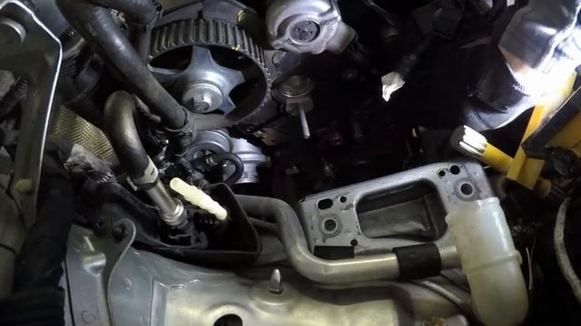 Audi A3 2.0 TFSI 200 Quattro Remplacement de la courroie de Distribution + Pompe à eau A3 8P смотреть онлайн
