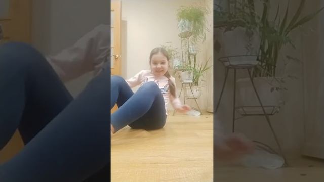 Сажусь на шпогаты разминка смотреть онлайн