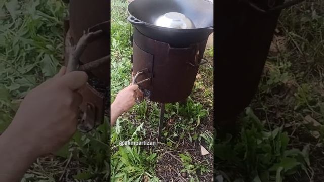 Мясо с овощами на костре Meat with vegetables on the fire смотреть онлайн