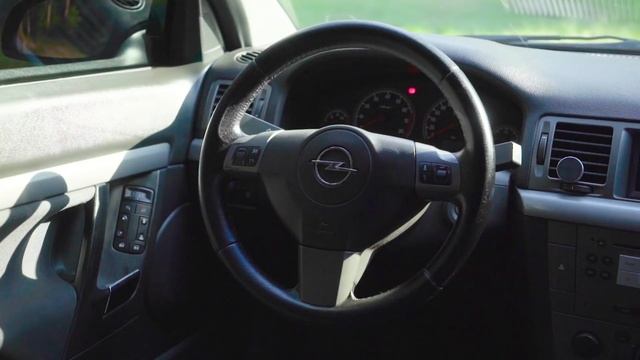 Opel Vectra C. Бизнес-класс на минималках от Опеля. смотреть онлайн