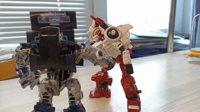 Трансформеры Stop Motion Сикс Ган против Вехикона смотреть онлайн