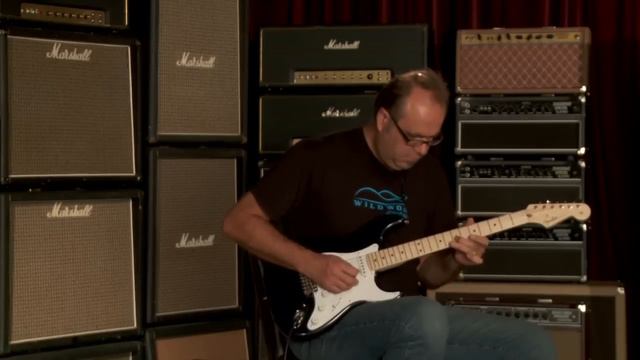 Fender Custom Shop Eric Clapton Signature Stratocaster • SN: CZ517747 смотреть онлайн