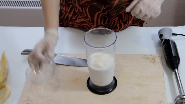 Молочный коктейль. Рецепт молочного коктейля с бананом. смотреть онлайн