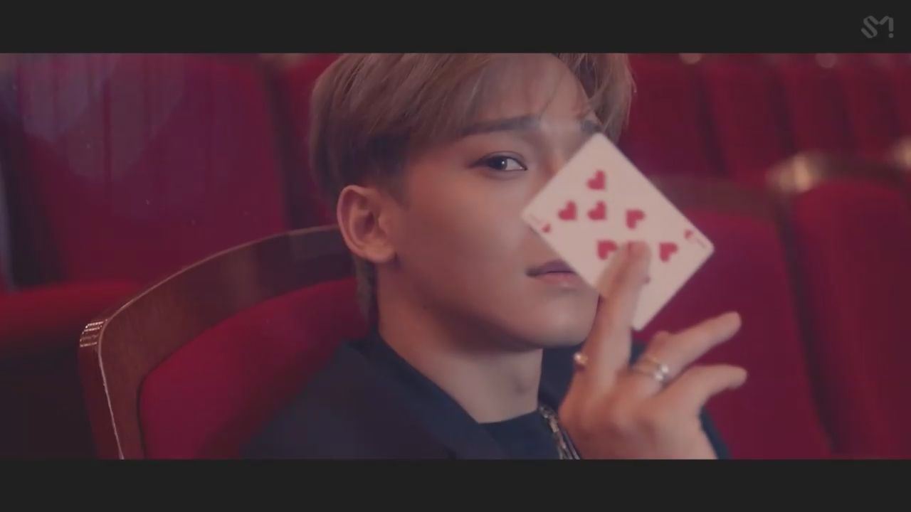 EXO 엑소 _“Love Shot_“ MV смотреть онлайн