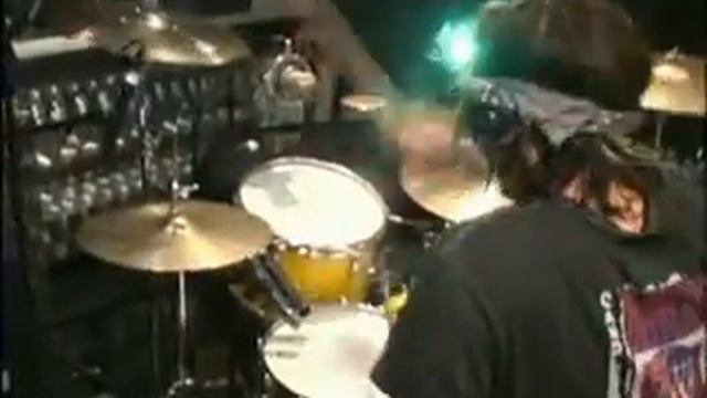 Tommy Lee - Tired Featuring Benji & Joel Madden (Fan Music Video) смотреть онлайн