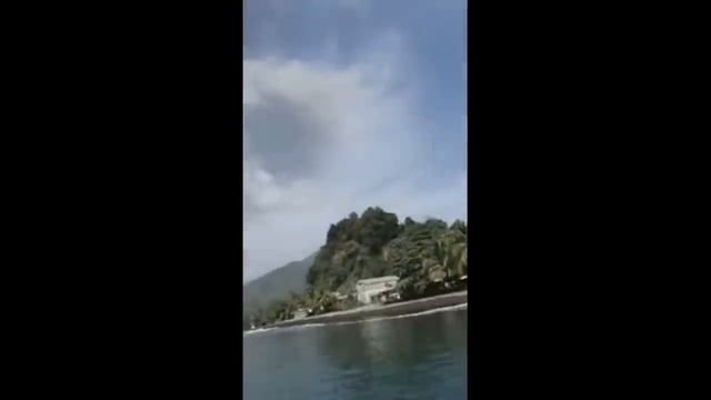 La Soufriere Volcano, St. Vincent ?? Eruption 2021 | Let's Pray? For Our Brothers And Sisters? смотреть онлайн