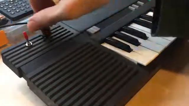 circuit bent Casio SA-10 смотреть онлайн