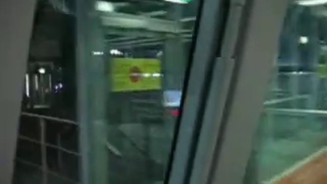 Монорельс в аэропорту Дюссельдорфа смотреть онлайн