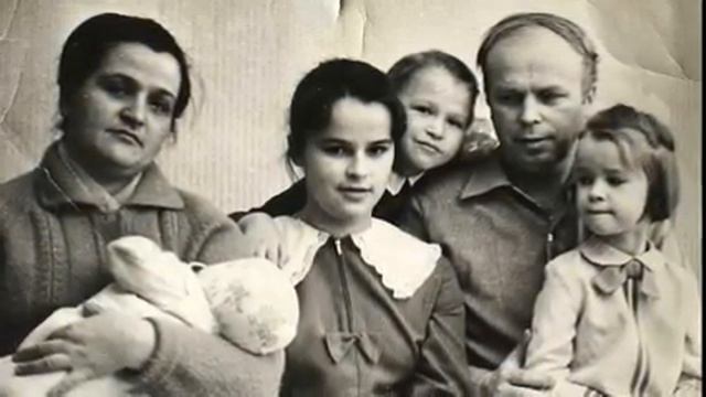 Нашей дорогой бабушке и маме Волокиткиной Лилии Степановне | 1939-2019 смотреть онлайн