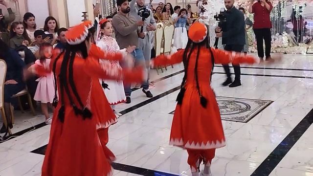 Ракси зебои Помери.Памирский танец