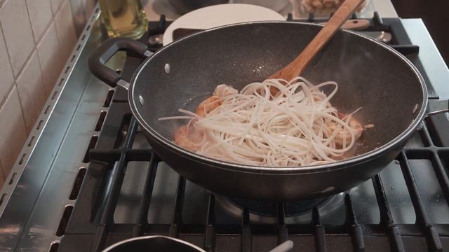 Home made Padthai family's recipe/ Afternoon on a yacht/ Dubai simple life/Cooking ASMR смотреть онлайн
