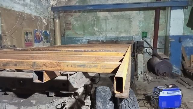делаем платформу на прицеп-самосвал. смотреть онлайн