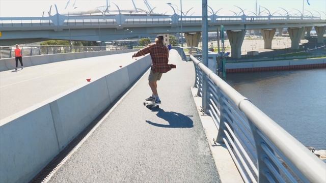 Серфскейт SLIDE - поймай свою волну в городе смотреть онлайн