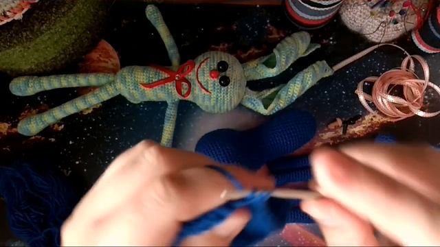 Подробный МК//Вязаная игрушка Длинноухий заяц. Часть 3. смотреть онлайн