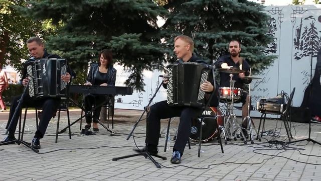 Воронежские солисты. Хермето Паскуаль - Ребёнок. Первые шаги смотреть онлайн