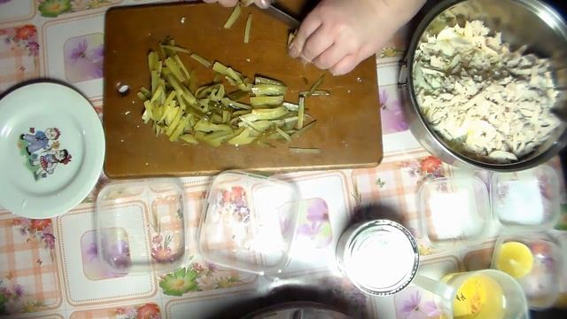 Салат из курицы с кукурузой и майонезом смотреть онлайн