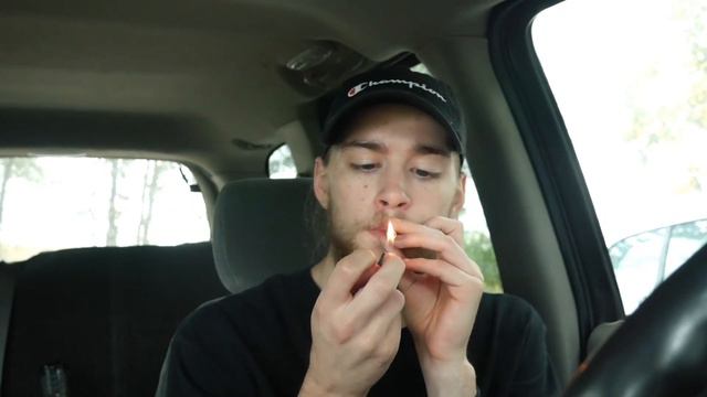 How To Make A Homemade Pipe in 30 SECOND! смотреть онлайн
