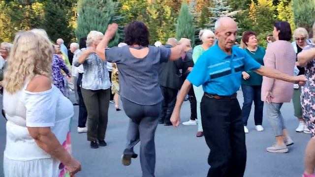 ДЕВОЧКА В ПЛАТЬЕ ИЗ СИТЦА! 16 СЕНТЯБРЯ 2023 ТАНЦЫ ХАРЬКОВ УКРАИНА смотреть онлайн