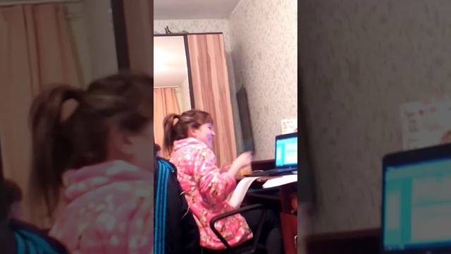 Киса делает диплом смотреть онлайн