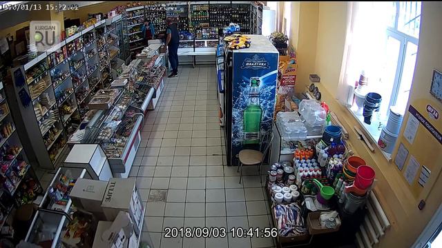 К главе сельсовета — с топором, к продавцу — с ножом. Зауральца будут судить за учиненный беспредел смотреть онлайн