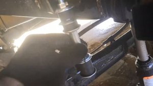 Замена стойки стабилизатора Mitsubishi Pajero Sport 2. Митсубиси паджеро спорт 2