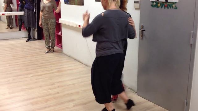 Class tango in EdissaDNItango. Level 7. Elvira y Tatjana. смотреть онлайн
