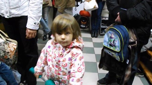 СамоМассаж двухлетки через верхнюю одежду смотреть онлайн