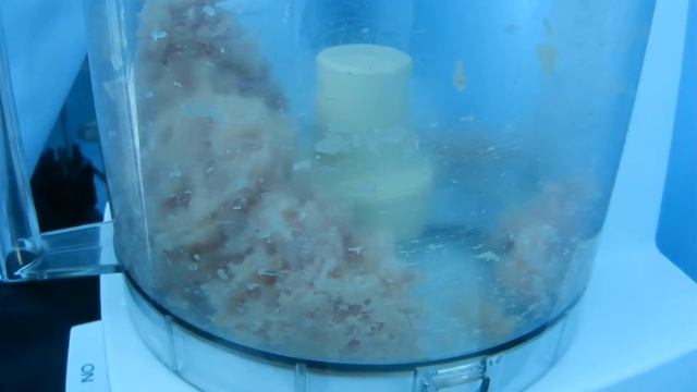 Mincing chicken in cuisine Art смотреть онлайн