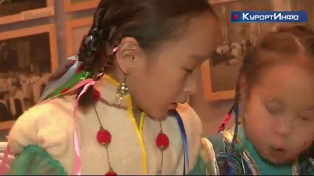 В Сестрорецке танцевали йохр и ели буузы смотреть онлайн