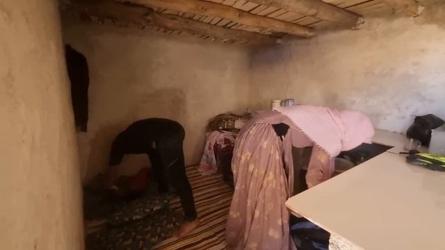 Making A Beautiful Fireplace For The Warmth Of A Nomadic Winter House