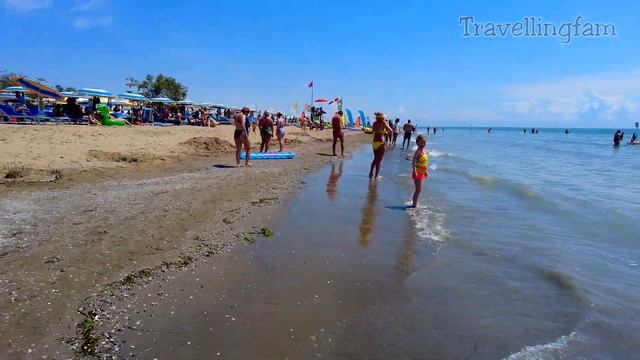 БИБИОНЕ. ОТДЫХ НА САМОМ КРАСИВОМ ПЛЯЖЕ. Летняя жара на Адриатическом море в ИТАЛИИ. BIBIONE BEACH. смотреть онлайн