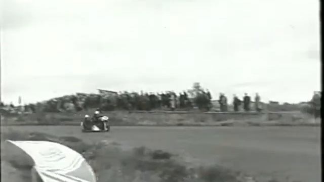 Nürburgring - ADAC Eifelrennen 1956 - Motorräder und Tourenwagen auf dem Nürburgring смотреть онлайн