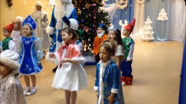 Новогодняя сказка в детском саду. Встречаем 2018-ый год! смотреть онлайн