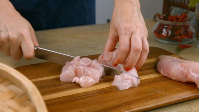 РЕЦЕПТ | Как приготовить тайский суп на кокосовом молоке Том Кха Гай смотреть онлайн