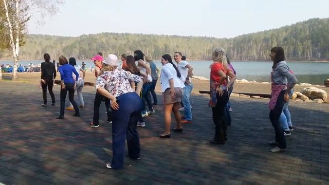 ОАО "Сбербанк России" танцует на корпоративе смотреть онлайн