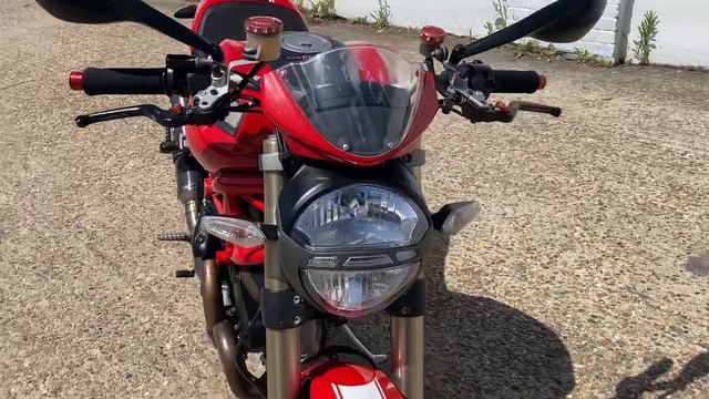 Ducati Monster 1100 Evo смотреть онлайн