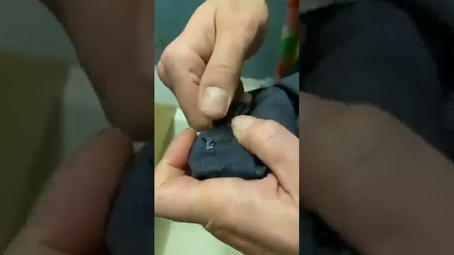 Снять магнитную бирку с одежды смотреть онлайн