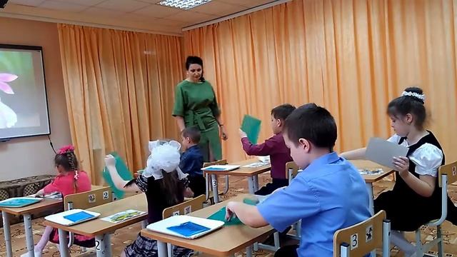 Занятие в разновозрастной группе для детей с ЗПР на тему: "Мой город Рузаевка" смотреть онлайн