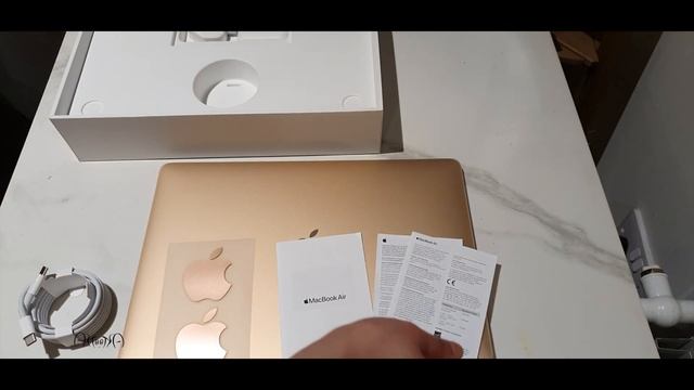 MacBook Air M1 Unboxing