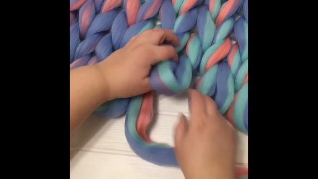 Как мы вязали плед из толстой пряжи мериноса (экспресс - версия) смотреть онлайн