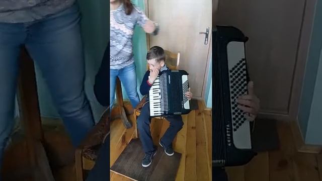 Я в музыкальной школе играю на аккордеоне очень много допустил ошибок смотреть онлайн