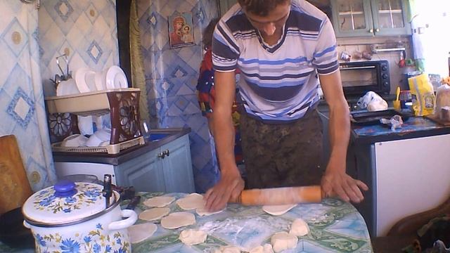 мелю комбикорм погрузка зила семечкой пеку пирожки и отвозим семечку 2 рейс ( 8 ноября 2018 ) смотреть онлайн